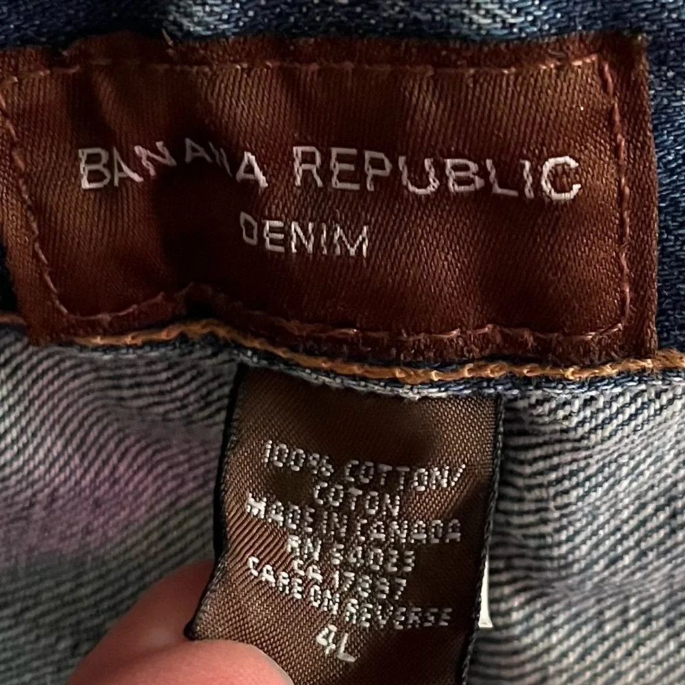 Banana Republic • Medium Wash Flare Jeans